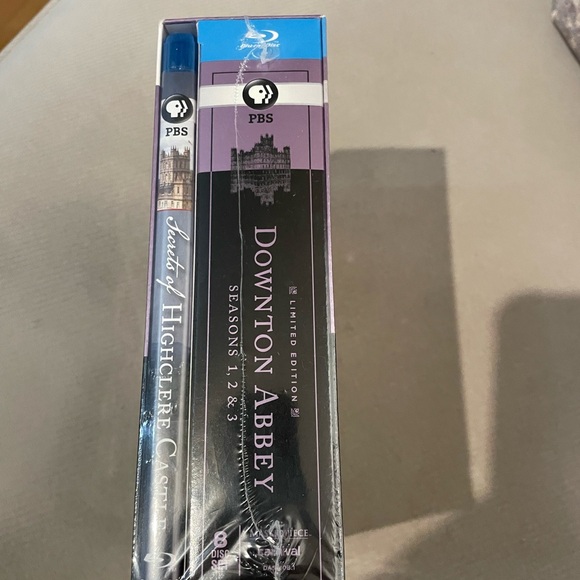 Masterpiece - Downton Abbey - season 1,2, & 3 plus Secrets of Highclere Castle - Picture 2 of 3